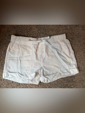 Bella Dahl White Elastic-Waist Pull-On Shorts